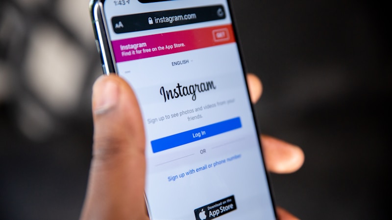 インスタで見た投稿をもう一度見つける方法|履歴・いいね・保存から探すコツをやさしく解説